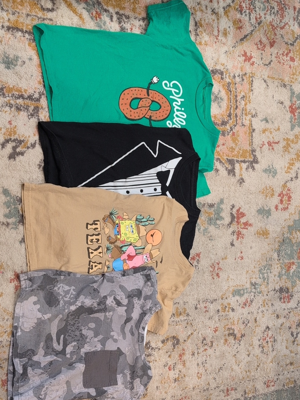 Kids Green 'Pretzel' Graphic Tee - Unbranded